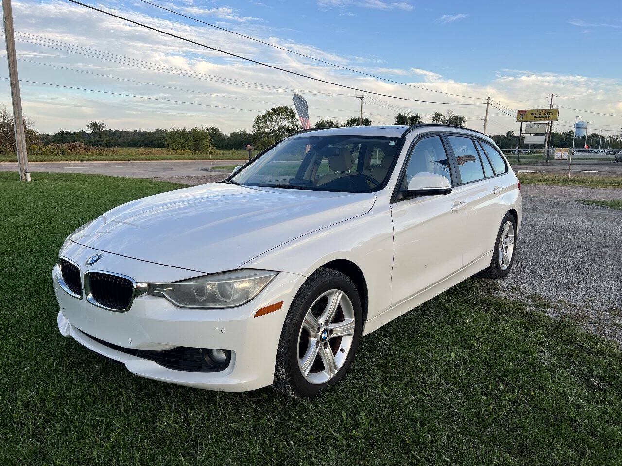 Used 2014 BMW 328i xDrive Wagon AWD/4WD image 4