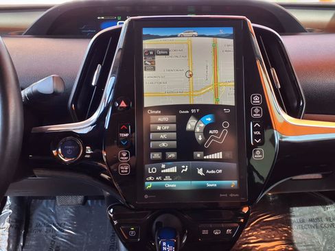 Used 2019 Toyota Prius Prime Premium FWD image 22