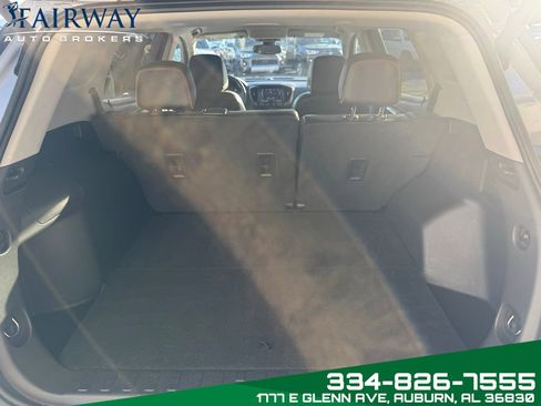 Used 2023 GMC Terrain AT4 image 30