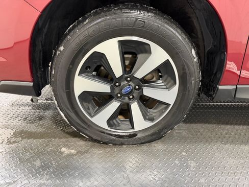 Used 2018 Subaru Forester 2.5i Premium w/ All-Weather Package image 32