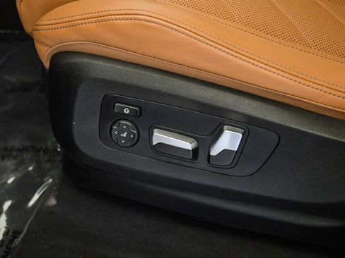 Certified 2025 BMW X5 xDrive40i w/ M Sport Package image 24