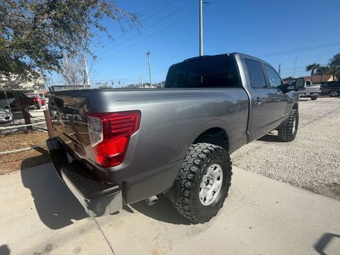 Used 2016 Nissan Titan SV image 7