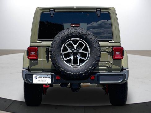 Used 2025 Jeep Wrangler Unlimited Rubicon w/ Safety Group AWD/4WD image 8
