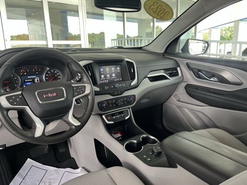 Used 2023 GMC Terrain SLE w/ Driver Convenience Package image 2