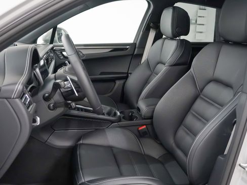 New 2026 Porsche Macan S image 5