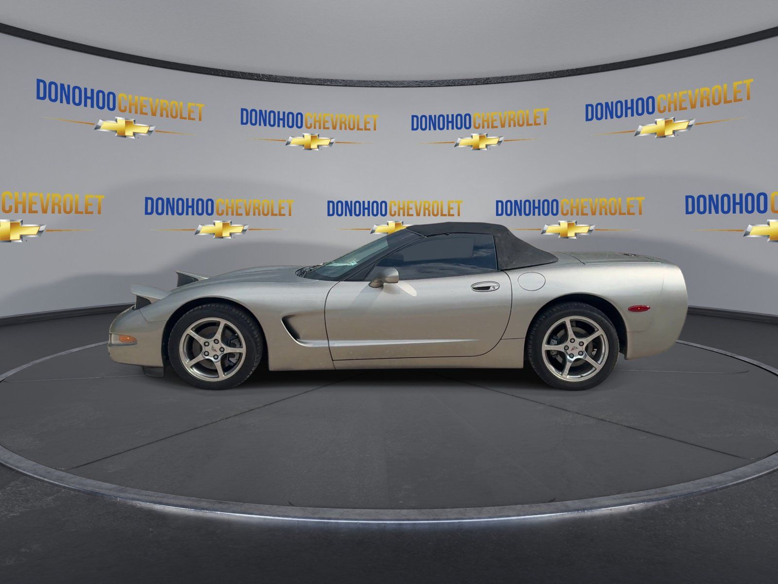 Used 2000 Chevrolet Corvette Convertible w/ Performance Handling Pkg RWD image 5