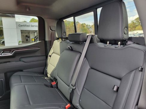 New 2026 GMC Sierra 1500 SLT image 28