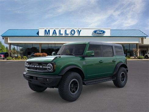 New 2025 Ford Bronco Outer Banks w/ Sasquatch Package image 1
