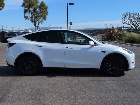 Used 2023 Tesla Model Y Long Range image 4