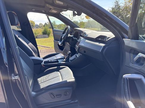 Used 2022 Audi Q3 2.0T Premium w/ Convenience Package image 23