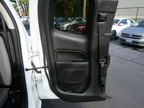 Used 2016 GMC Canyon W/T image 20