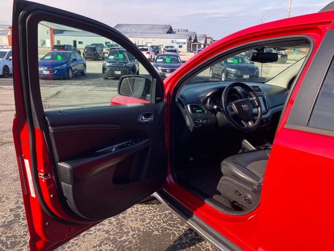 Used 2015 Dodge Journey Crossroad w/ Popular Equipment Group image 9