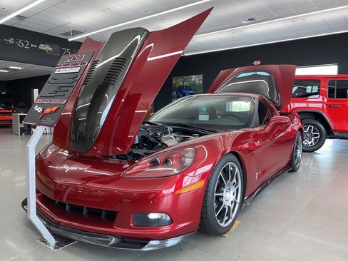 Used 2009 Chevrolet Corvette Coupe w/ Z51 Performance Package image 26