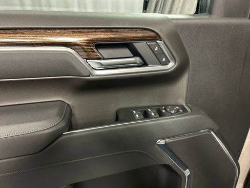 New 2026 GMC Sierra 1500 SLE image 12