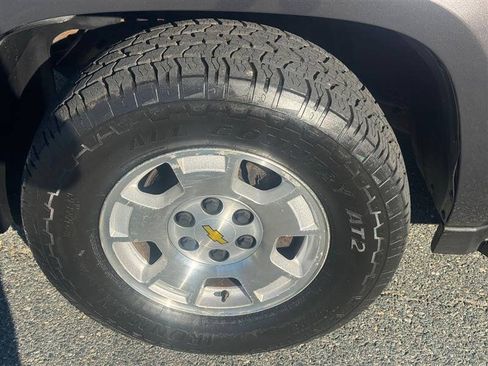 Used 2010 Chevrolet Suburban LT AWD/4WD image 10
