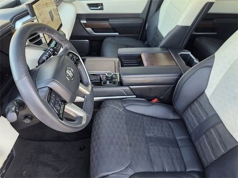 Used 2025 Toyota Sequoia Capstone image 9