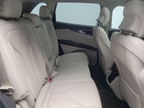 Used 2018 Lincoln MKX Reserve w/ Driver Assistance Package FWD image 19