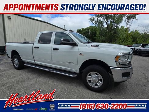 Used 2022 RAM 2500 Tradesman w/ Chrome Appearance Group AWD/4WD image 10