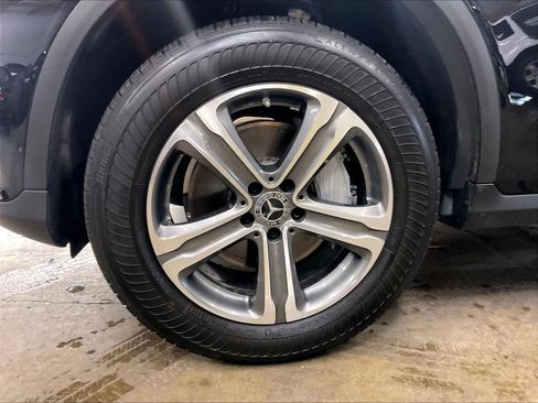 Used 2019 Mercedes-Benz GLC 300 4MATIC image 11