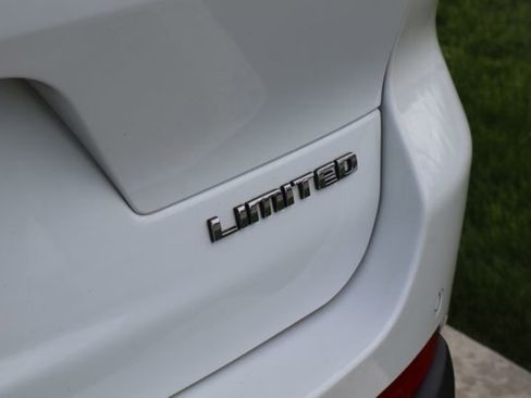 Used 2021 Jeep Grand Cherokee L Limited AWD/4WD image 36