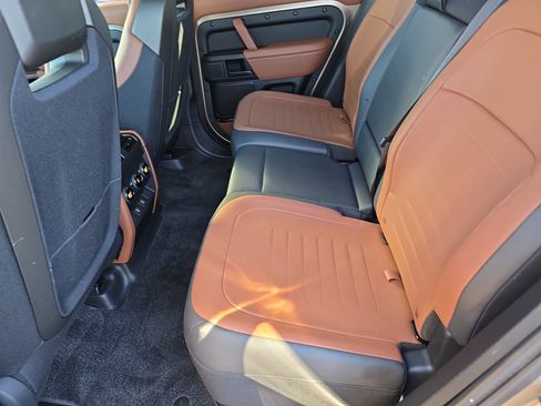 Certified 2025 Land Rover Defender 110 image 16