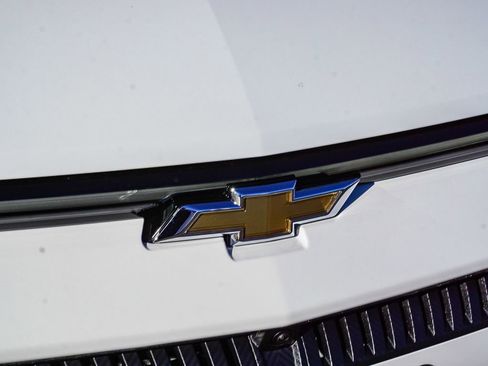 New 2026 Chevrolet Equinox EV LT image 11