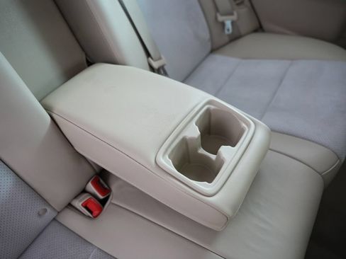 Used 2012 Toyota Camry XLE w/ Leather Pkg FWD image 44