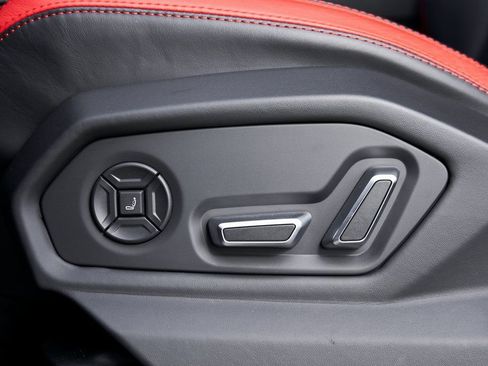 Used 2024 Lamborghini Urus Performante AWD/4WD image 44