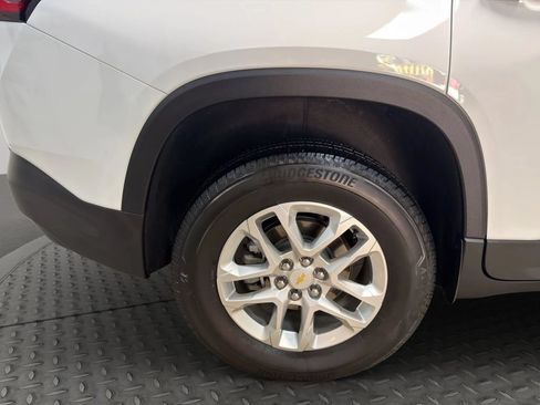 Used 2023 Chevrolet Traverse LS AWD/4WD image 25