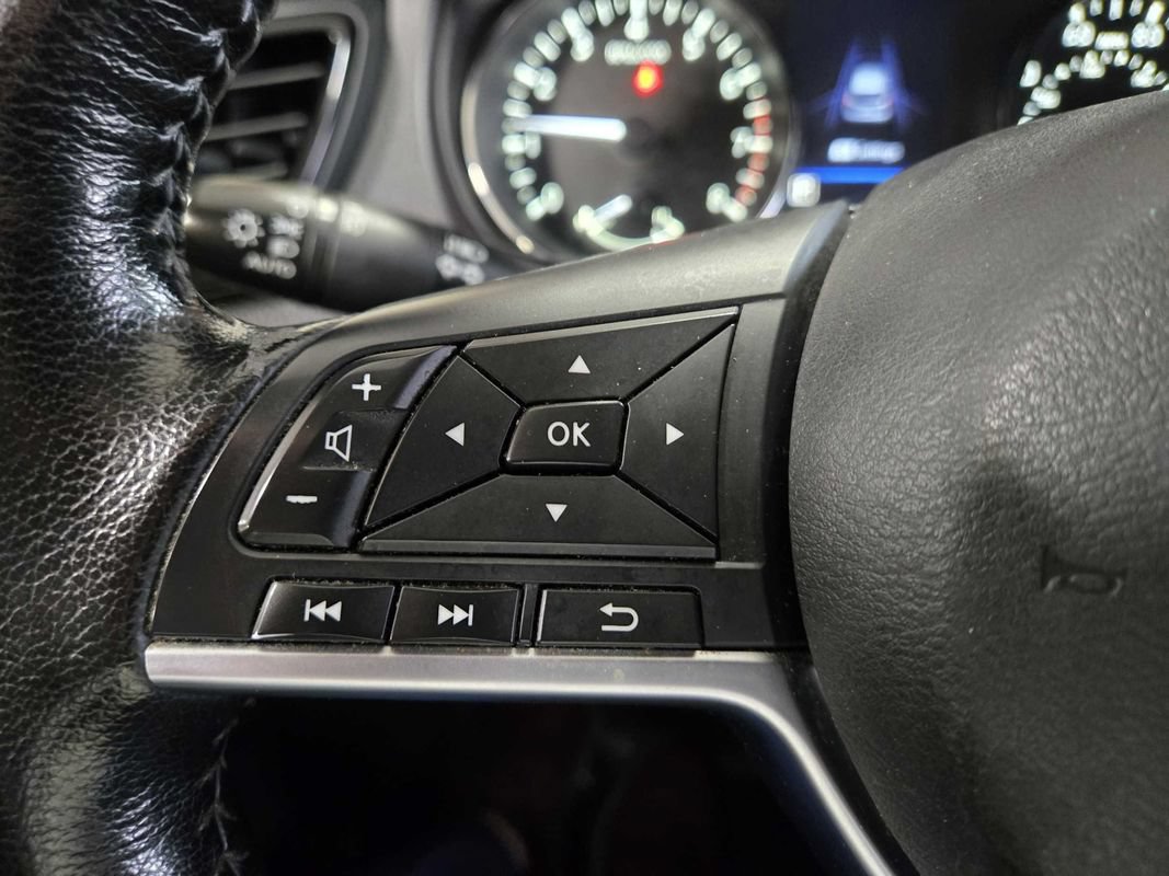 Used 2021 Nissan Rogue Sport SV AWD/4WD image 16