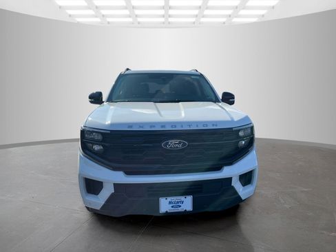 New 2025 Ford Expedition Active image 2