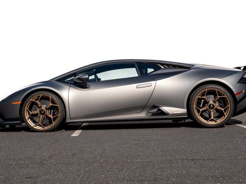Used 2023 Lamborghini Huracan Tecnica image 7