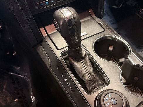 Used 2019 Ford Explorer XLT image 23