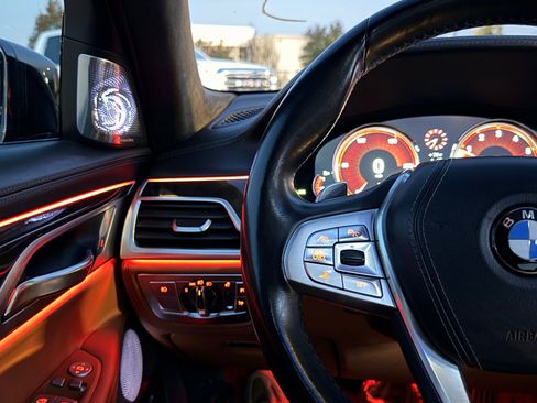 Used 2017 BMW 750i xDrive 750i xDrive image 42