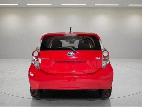 Used 2014 Toyota Prius C One image 4