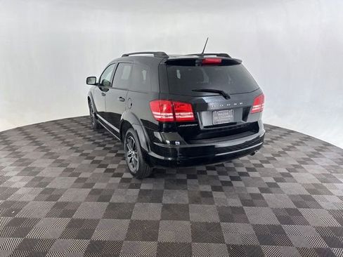 Used 2017 Dodge Journey SE w/ Flexible Seating Group FWD image 3