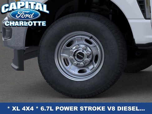 New 2026 Ford F250 XL w/ XL Chrome Package image 19