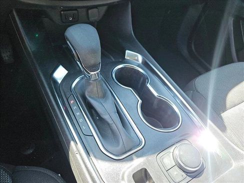 Used 2023 Chevrolet Traverse LT image 18