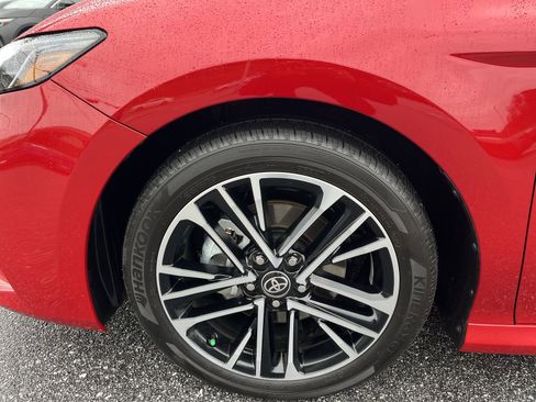 Used 2025 Toyota Camry XLE image 13