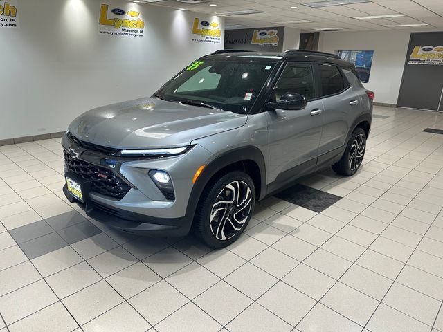 Used 2025 Chevrolet TrailBlazer RS w/ Convenience Package AWD/4WD image 2