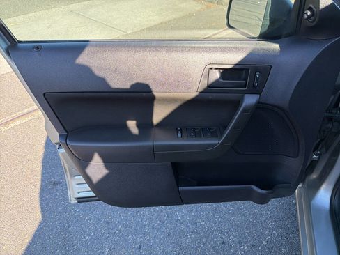 Used 2008 Ford Focus SE image 34