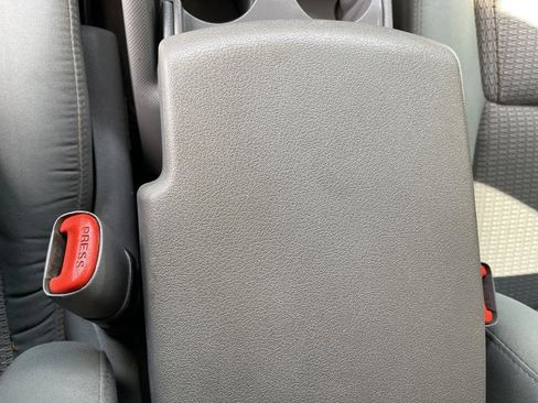 Used 2007 Jeep Commander Sport image 26