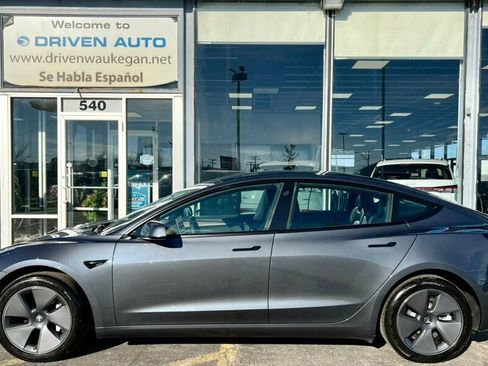 Used 2023 Tesla Model 3 Standard Range image 2