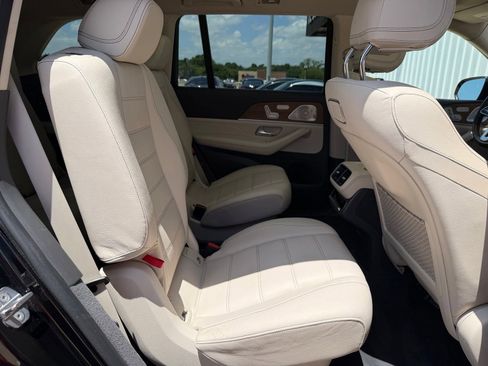 Used 2020 Mercedes-Benz GLS 580 4MATIC image 25