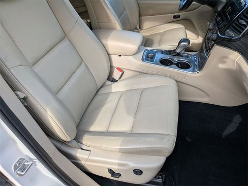 Certified 2021 Jeep Grand Cherokee Limited image 25