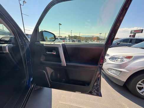 Used 2019 Toyota 4Runner SR5 Premium image 27