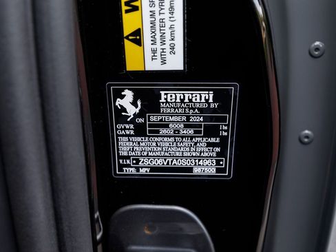 Used 2025 Ferrari Purosangue AWD/4WD image 28