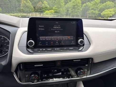 Used 2021 Nissan Rogue SL FWD image 30