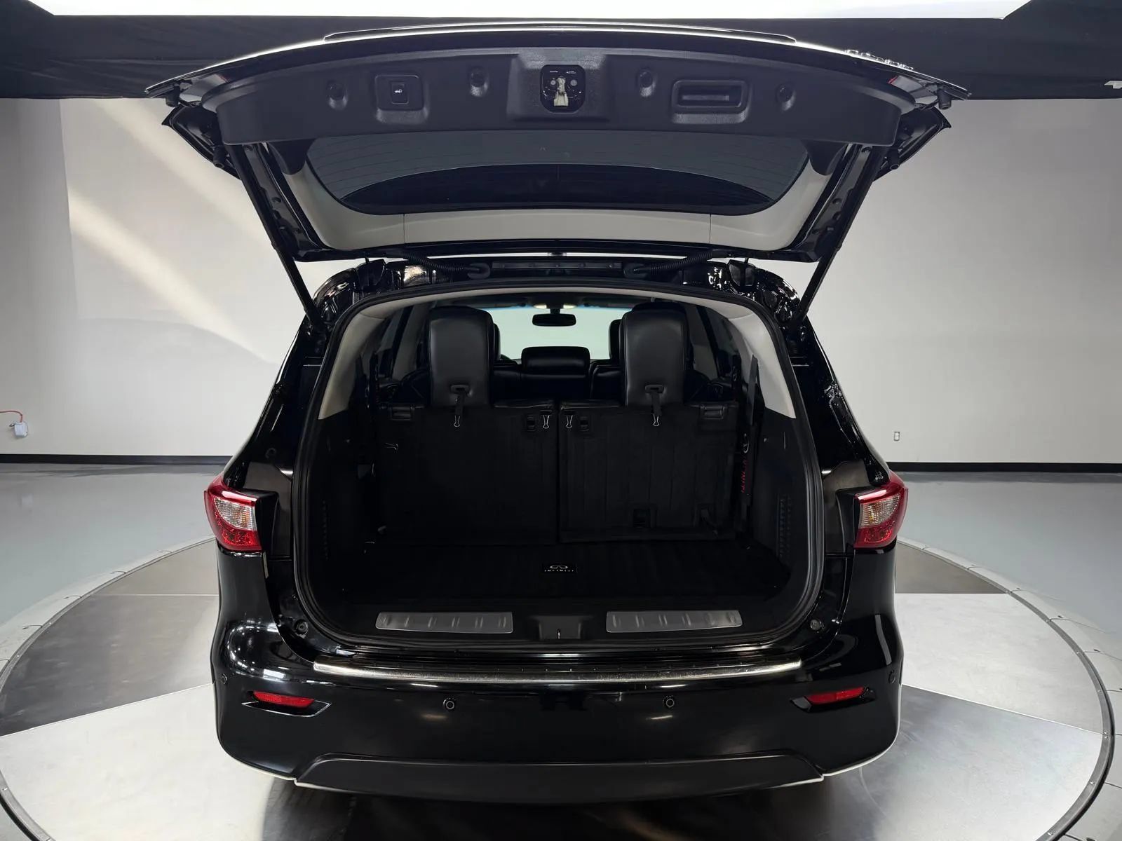 Used 2013 INFINITI JX35 FWD w/ Premium Pkg image 12