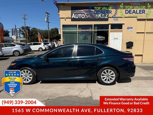 Used 2019 Toyota Camry LE FWD image 12